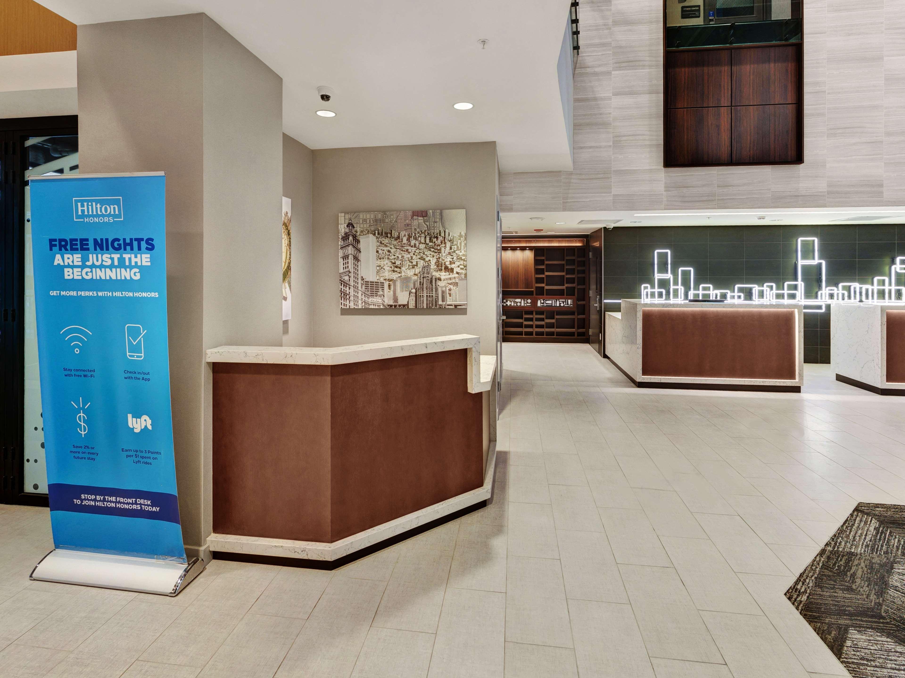 Hampton Inn & Suites Chicago-Downtown Екстер'єр фото
