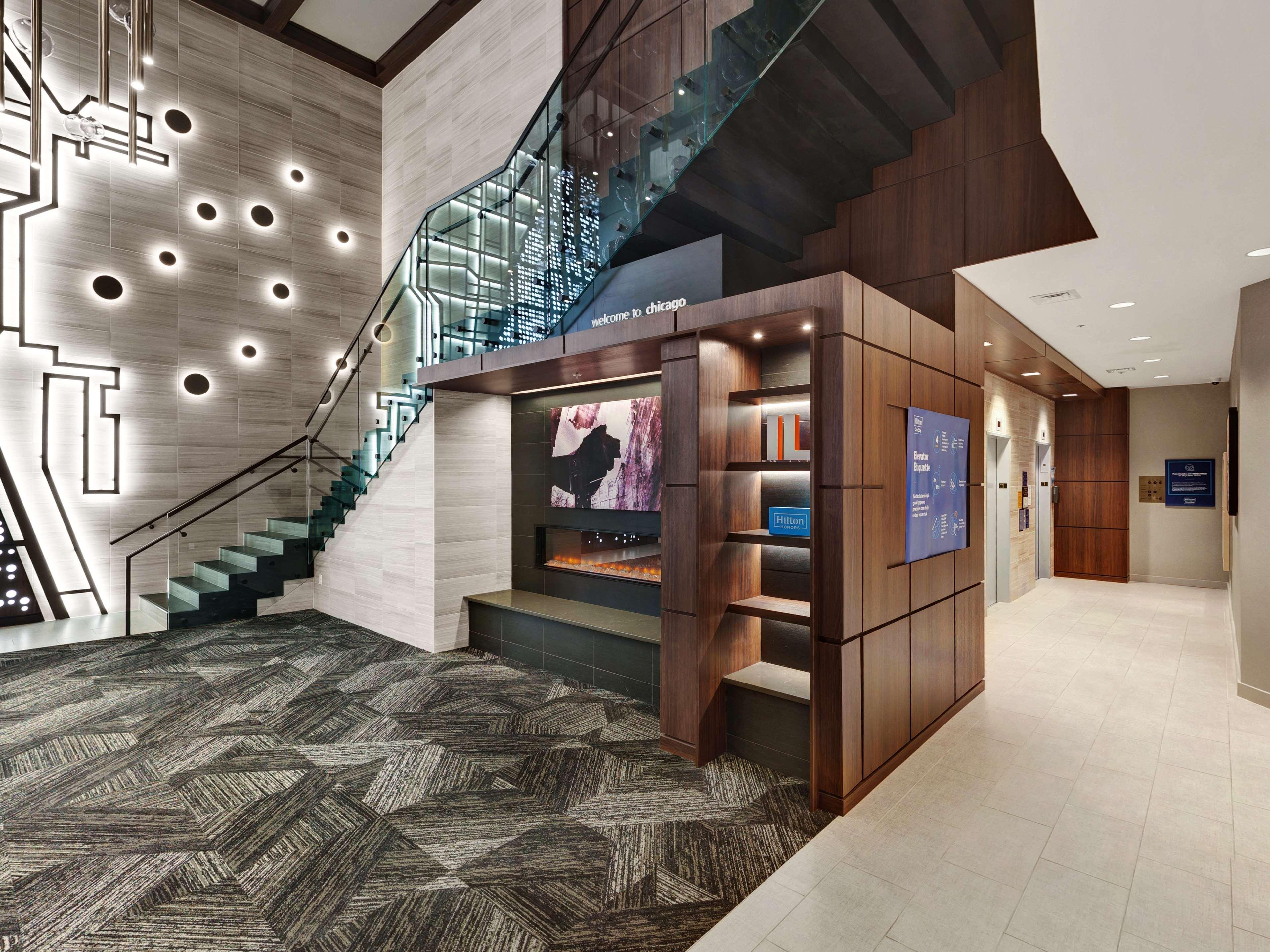 Hampton Inn & Suites Chicago-Downtown Екстер'єр фото