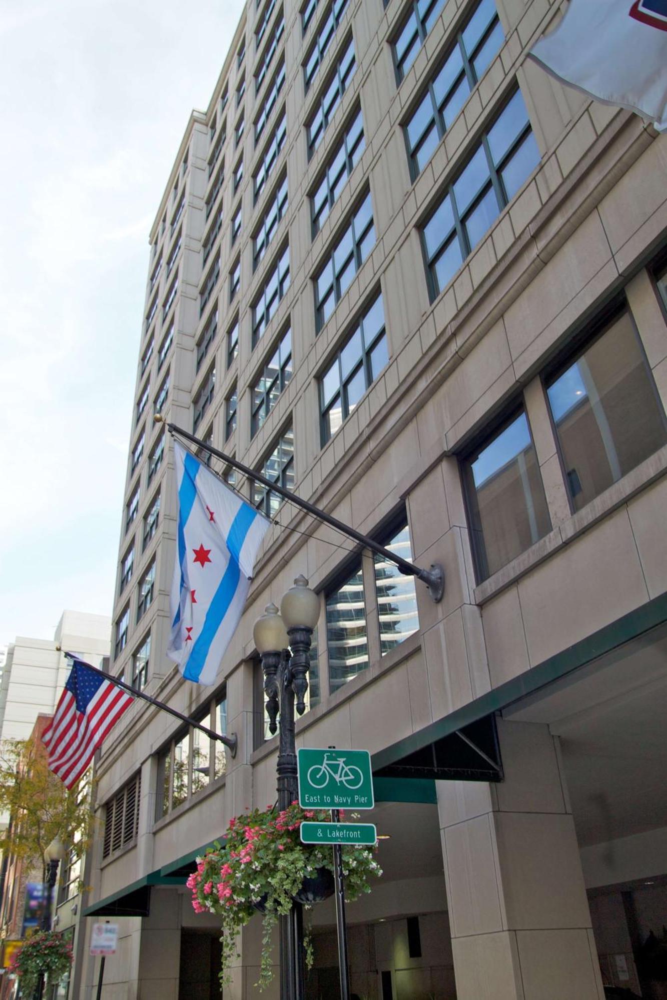 Hampton Inn & Suites Chicago-Downtown Екстер'єр фото
