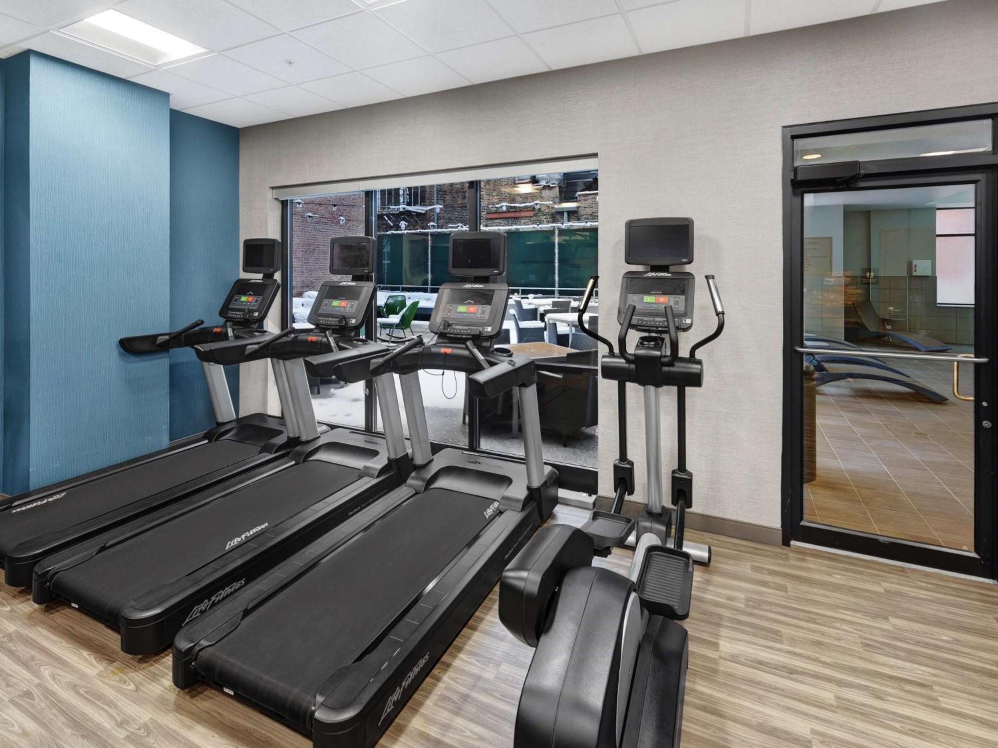 Hampton Inn & Suites Chicago-Downtown Екстер'єр фото